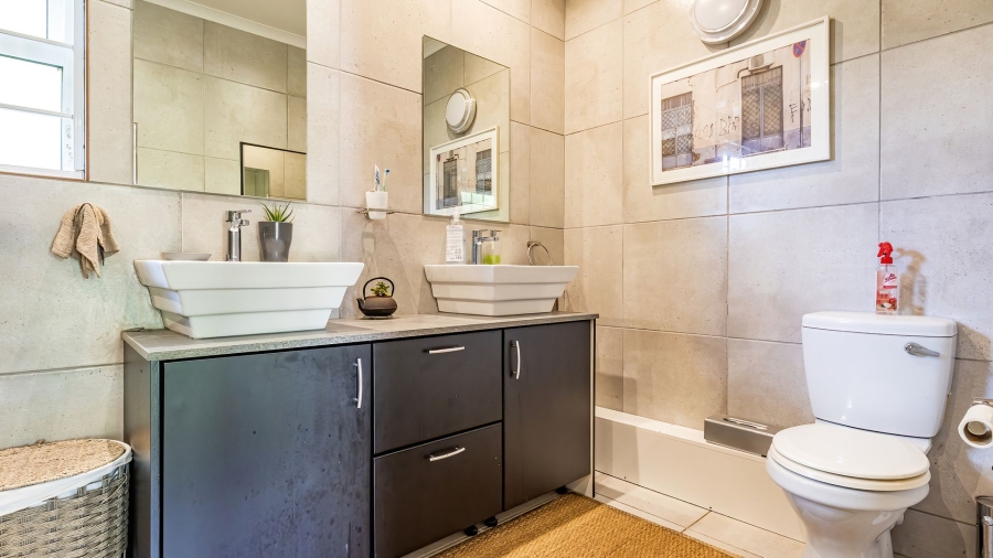 3 Bedroom Property for Sale in Valley Area Western Cape